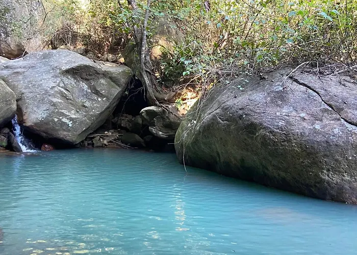 Chale Vermelho - Sitio Caldeirao