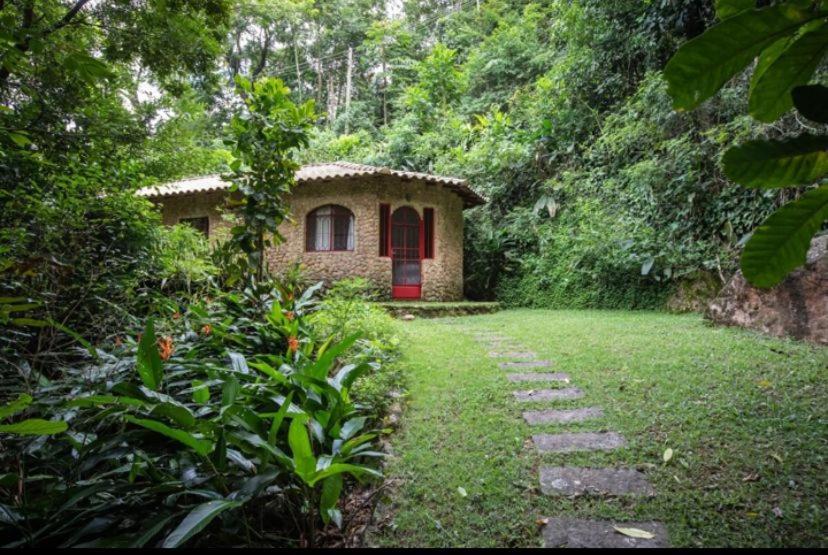 Chale Vermelho - Sitio Caldeirao * Petropolis (Rio de Janeiro)